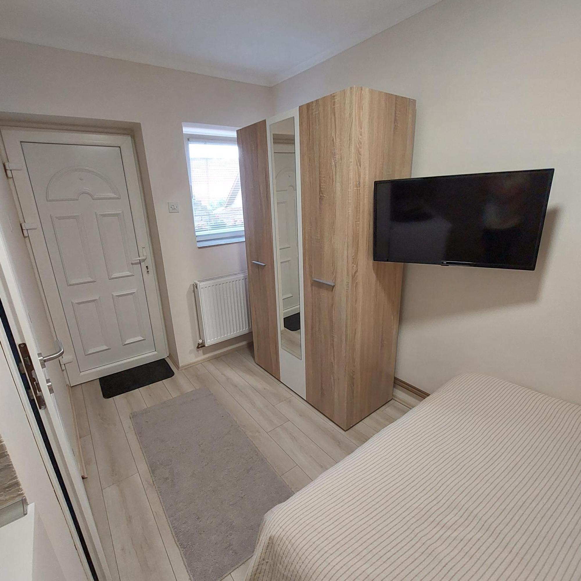 Sobe Tanja Apartment Subotica Ngoại thất bức ảnh